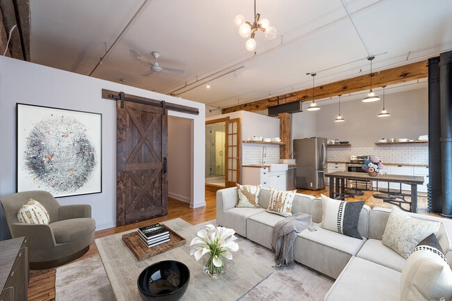 Building Photo - 711 S Dearborn St