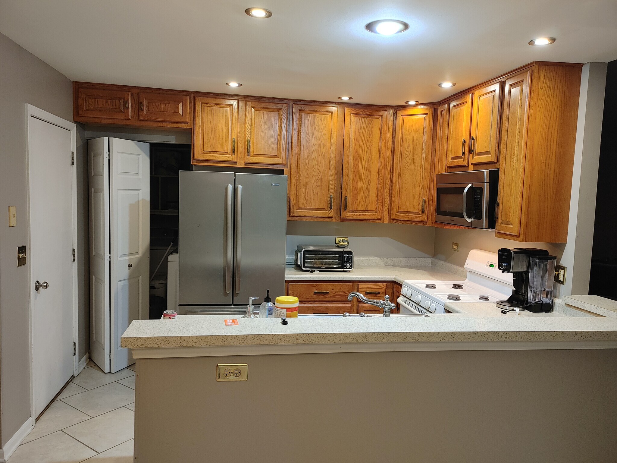 Building Photo - 464 Attenborough Way