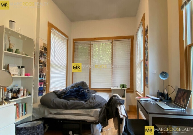 Building Photo - 70 Curtis St