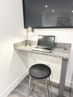 Building Photo - 585 Essex St