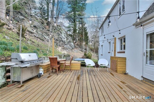Building Photo - 28 Narrow Rocks Rd