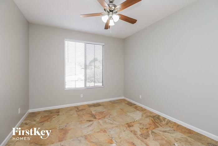 Building Photo - 2907 E Millbrae Ln