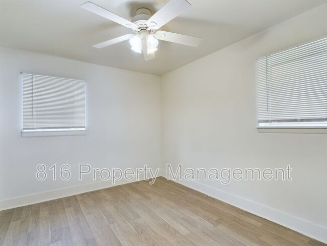 Building Photo - 15411 Barat Ave