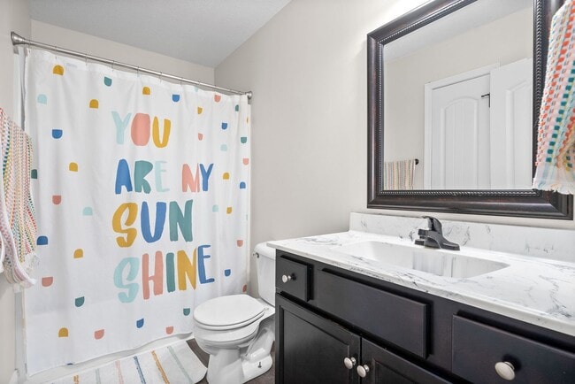 Building Photo - Pet Friendly Three Bedroom with Bonus!