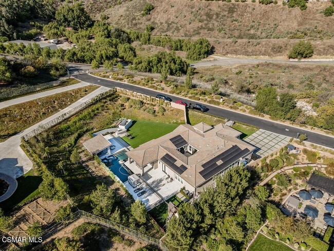 Building Photo - 6981 Shadow Wood Dr