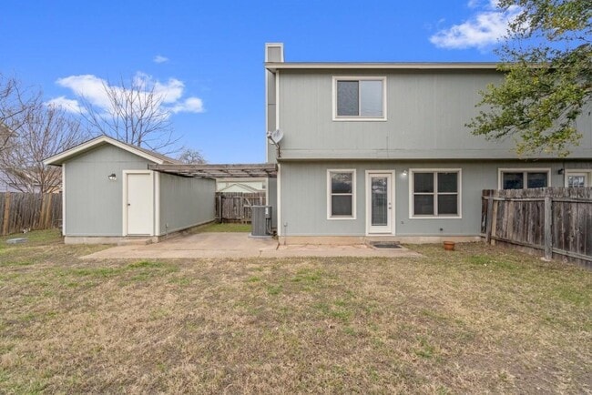 Building Photo - 8807 Springmail Cir