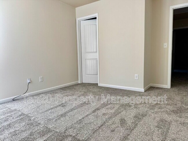 Building Photo - 789 Honey Do Ct