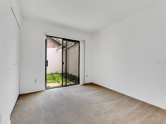 Building Photo - 8636 Drayton Ct