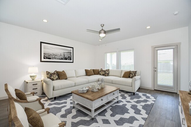 Building Photo - 8034 House bank Ln