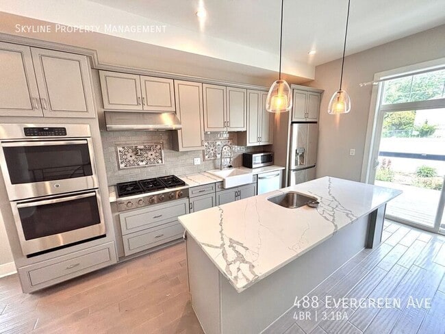 Building Photo - 488 Evergreen Ave