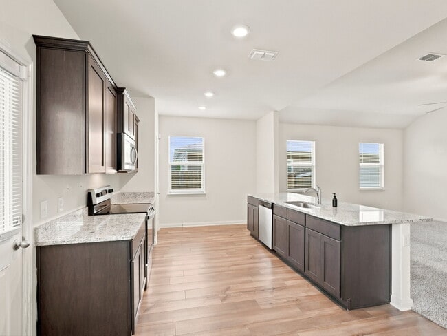 Building Photo - "Charming 4-Bed Oasis with 2 Baths in Fort Worth – Spacious 1,724 Sq Ft Gem!"