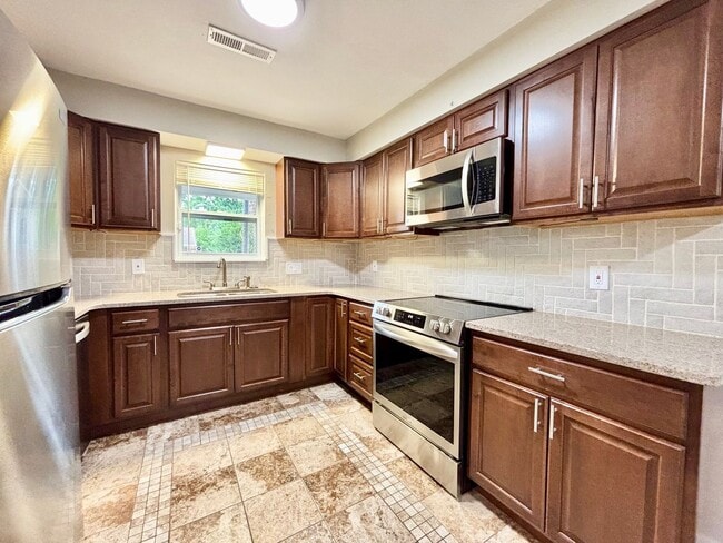 Building Photo - Charming 3-Bedroom Ranch in Chesapeake