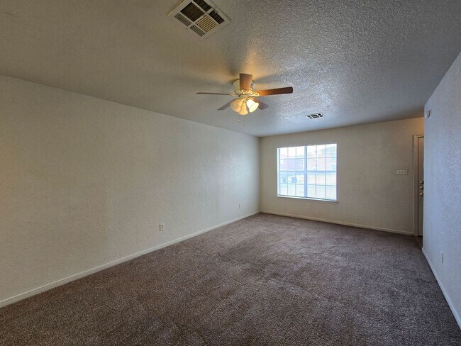 Building Photo - 1603 Dugger Cir