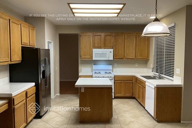 Building Photo - 37866 Spur Dr