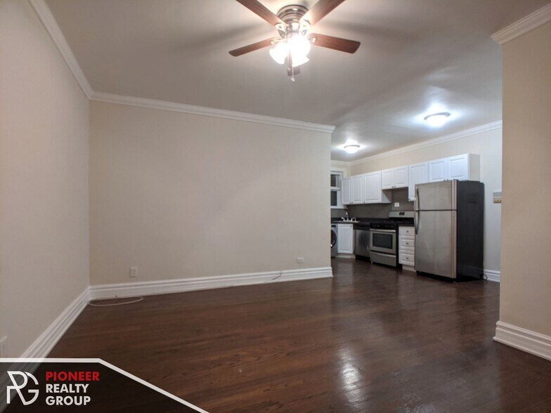 Building Photo - 3814 N Greenview Ave