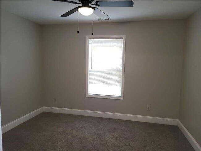 Building Photo - 3873 King Edward Trail SW