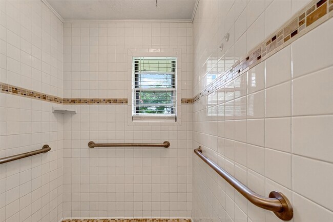 Building Photo - 5114 Beechnut St