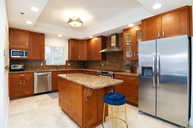 Building Photo - 247 S Ocean Blvd