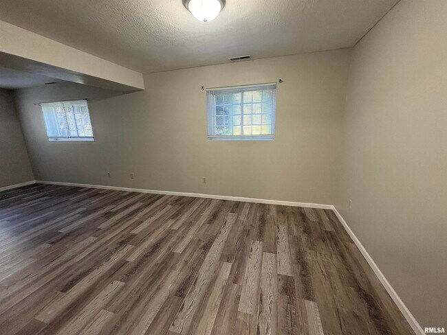 Building Photo - 3617 W Richwoods Blvd