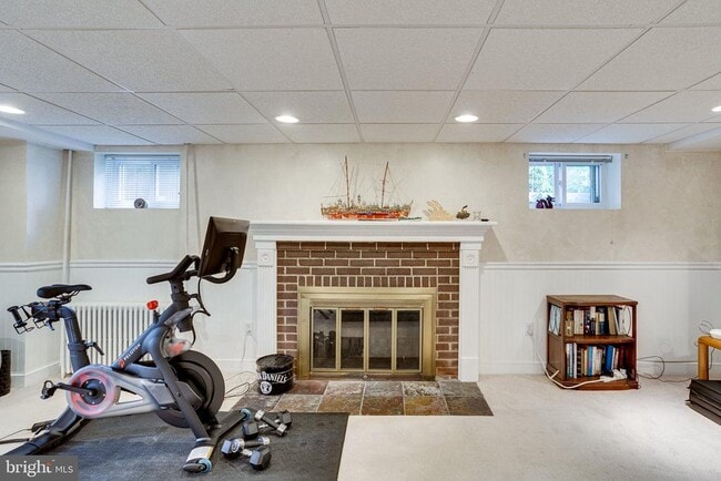 Building Photo - 609 Upland Pl