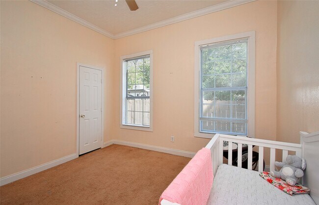 Building Photo - 504 Green St