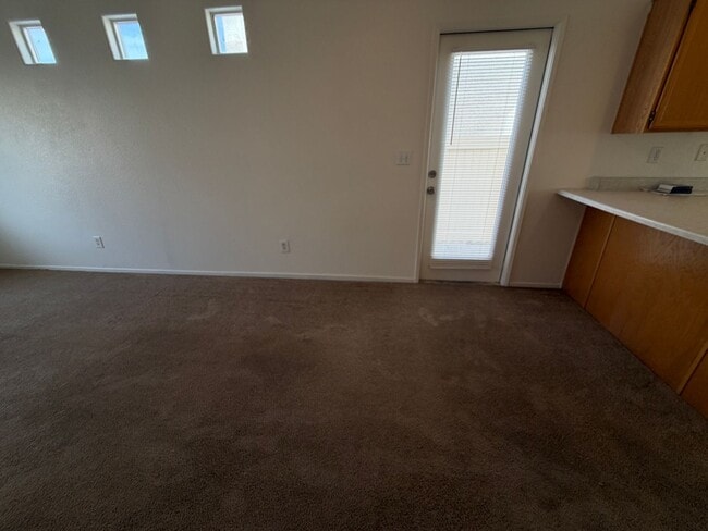 Building Photo - Ready Now