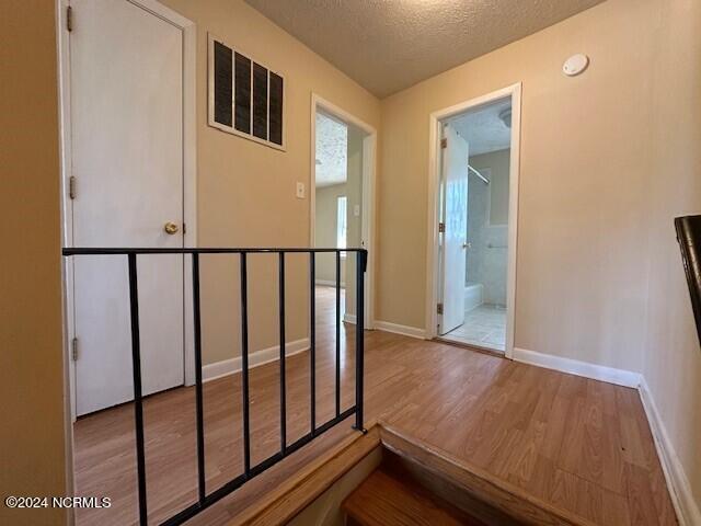 Building Photo - 422 E Leonard St