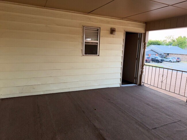 Building Photo - 1900 N Moulton Ct