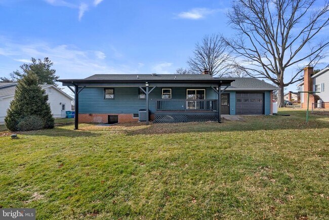 Building Photo - 3887 Shadywood Dr