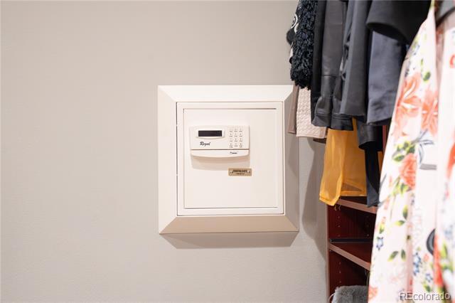 Building Photo - 190 S Glencoe St