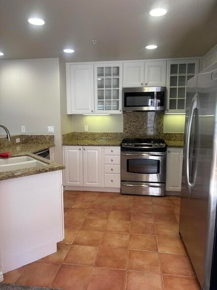 Building Photo - 45245 Seeley Dr