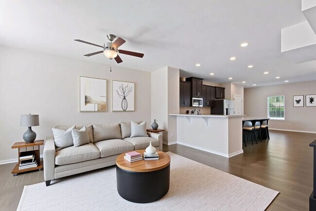 Building Photo - BEAUTIFULLY RENOVATED TOWNHOME IN MECHANICSVILLE