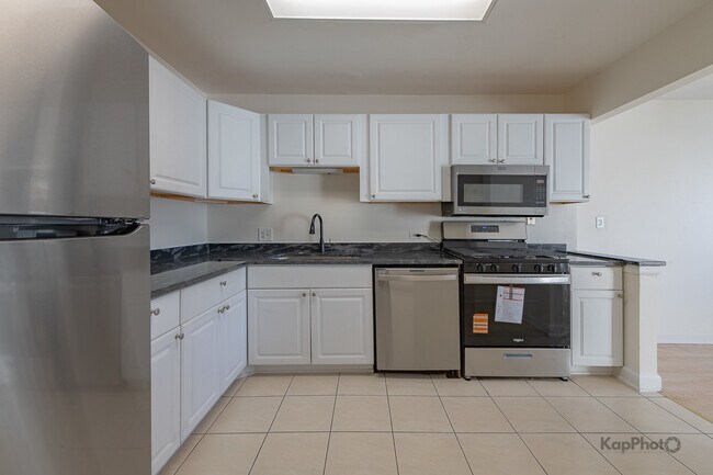 Building Photo - 110 N Waterford Dr
