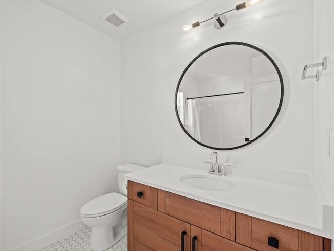 Building Photo - 5 Bed / 3.5 Bath Home in Saratoga Springs – Spacious Living Near Utah Lake