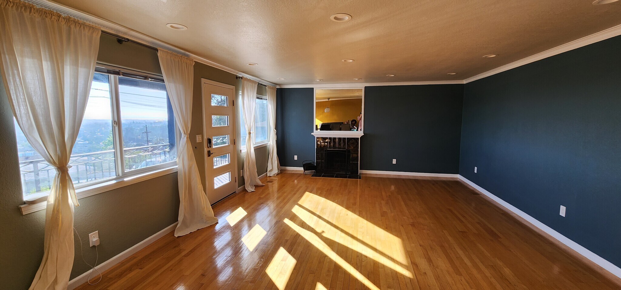 Building Photo - 6558 Simson St