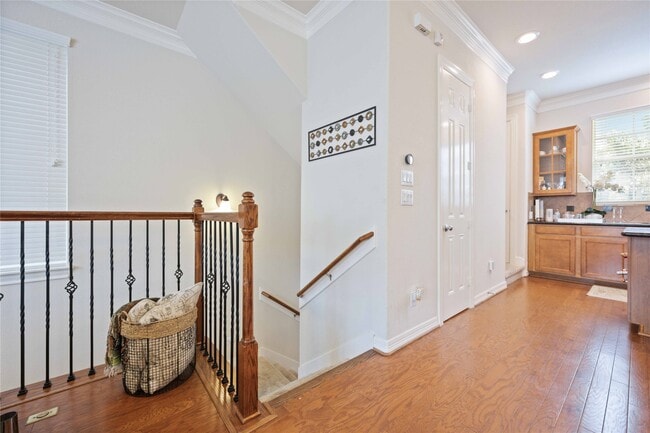 Building Photo - 3214 Clearview Cir