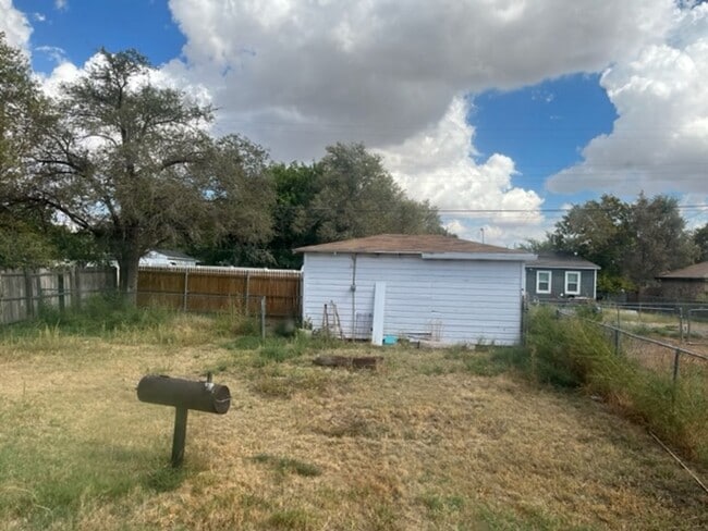 Building Photo - 4409 S Travis St