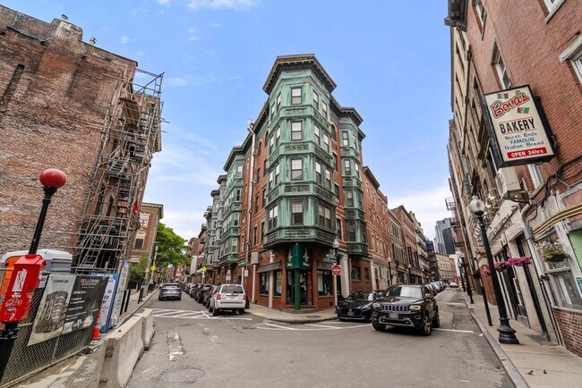 Building Photo - 126 Salem St