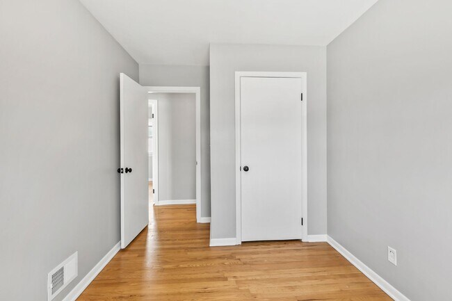 Building Photo - 7215 S 41st Ave
