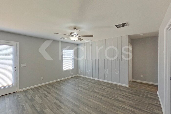 Building Photo - 179 W Impala Dr