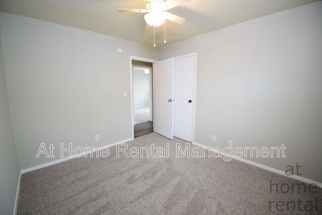Building Photo - 4613 S 72nd E Pl
