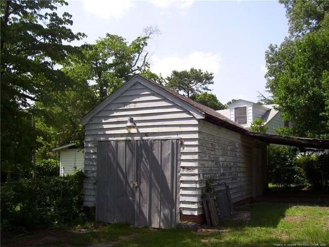 Building Photo - 203 Sherman Dr