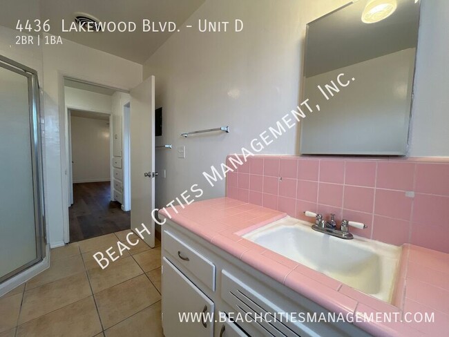 Building Photo - Lovely 2 Bedroom Apartment… Waiting for Yo...