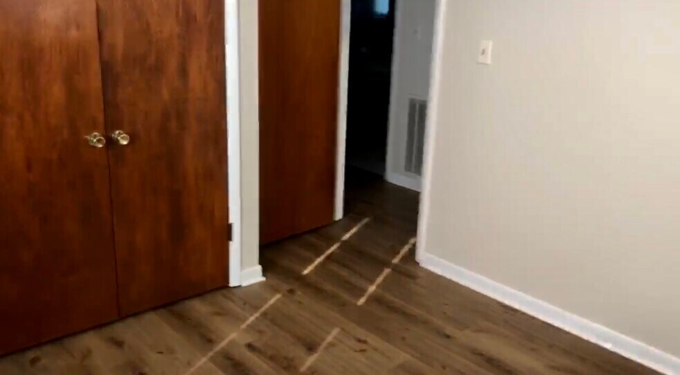 Master bedroom - 2303 Bradley St