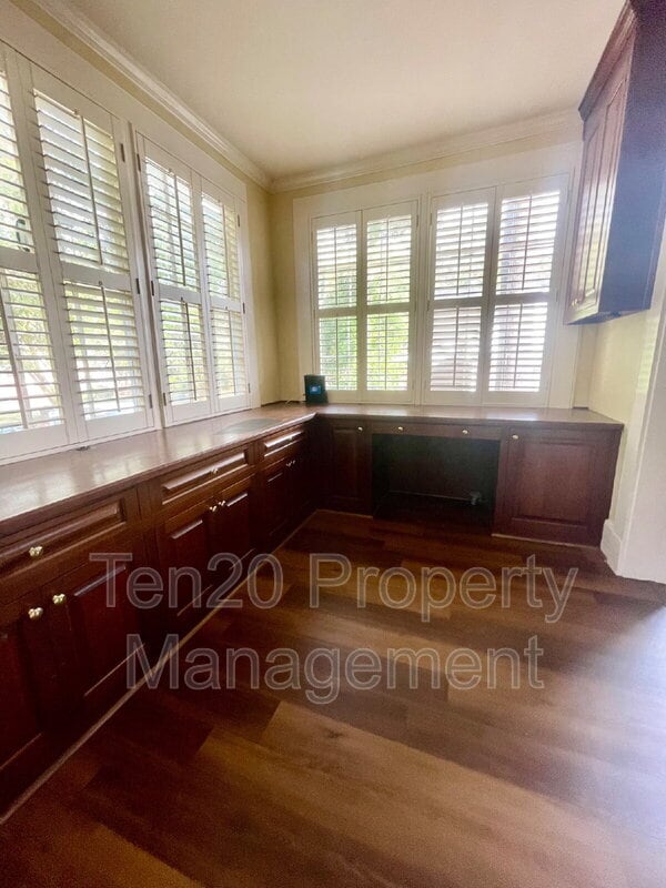 Building Photo - 1818 Slade Dr