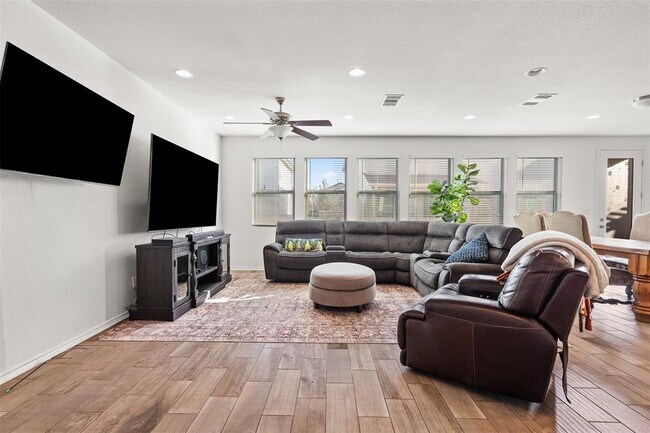 Building Photo - 9107 Moonstone Dr