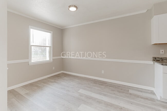 Building Photo - Charming 3 Bedroom in Raeford!