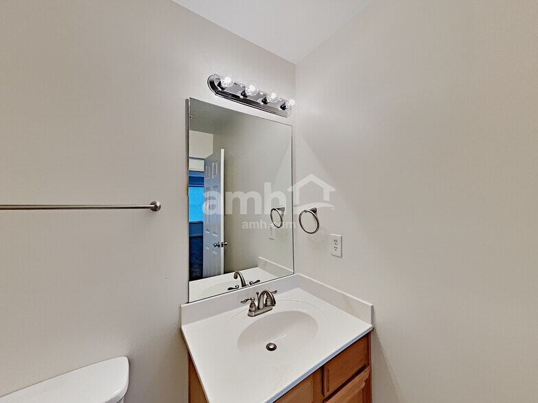 Building Photo - 412 Farmwood Way