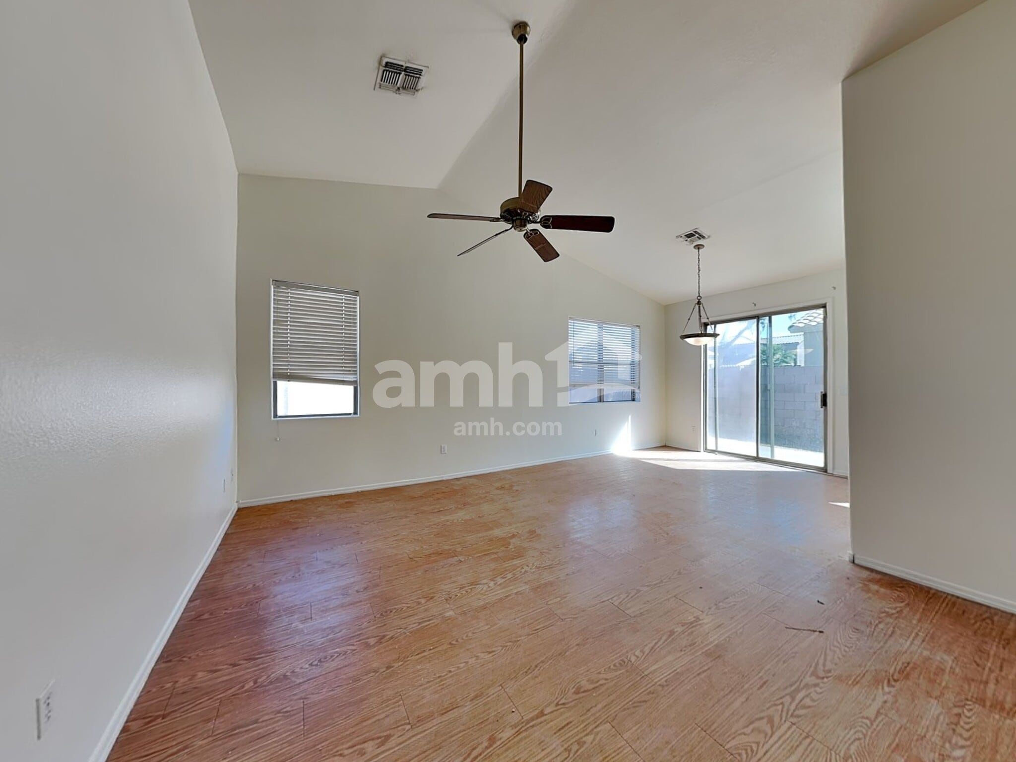 Building Photo - 8953 E Capri Ave