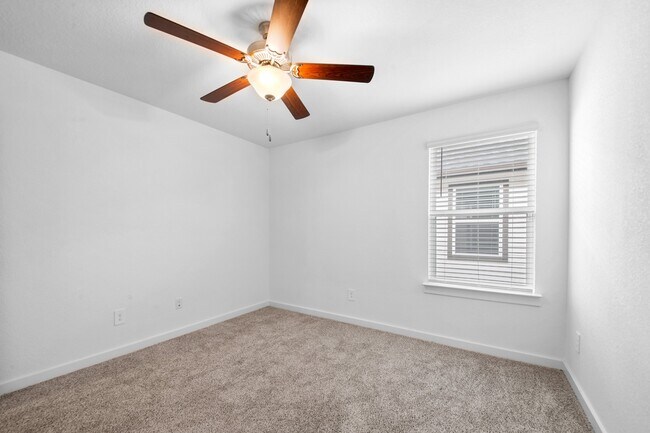 Building Photo - 1115 Sommerville Dr